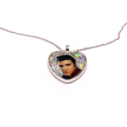 Collar hecho a mano con Elvis Presley y fondo de purpurina