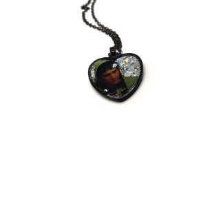 Donnie Darko - Colgante con forma de corazón y cadena